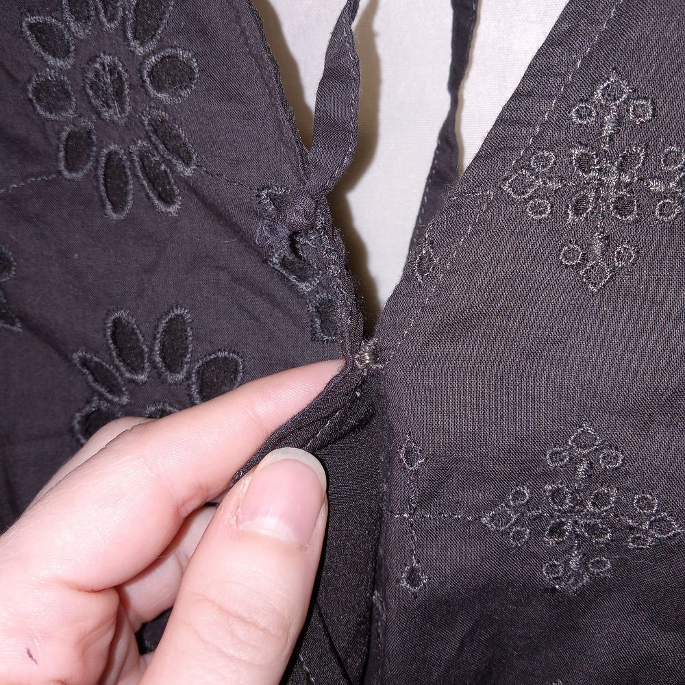 American Eagle Tiered Ruffle Smocked Eyelet Garden Party Wrap Dress Black Sz S - Picture 5 of 11